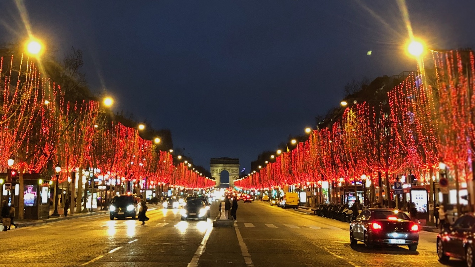 Les Champs-Elysées